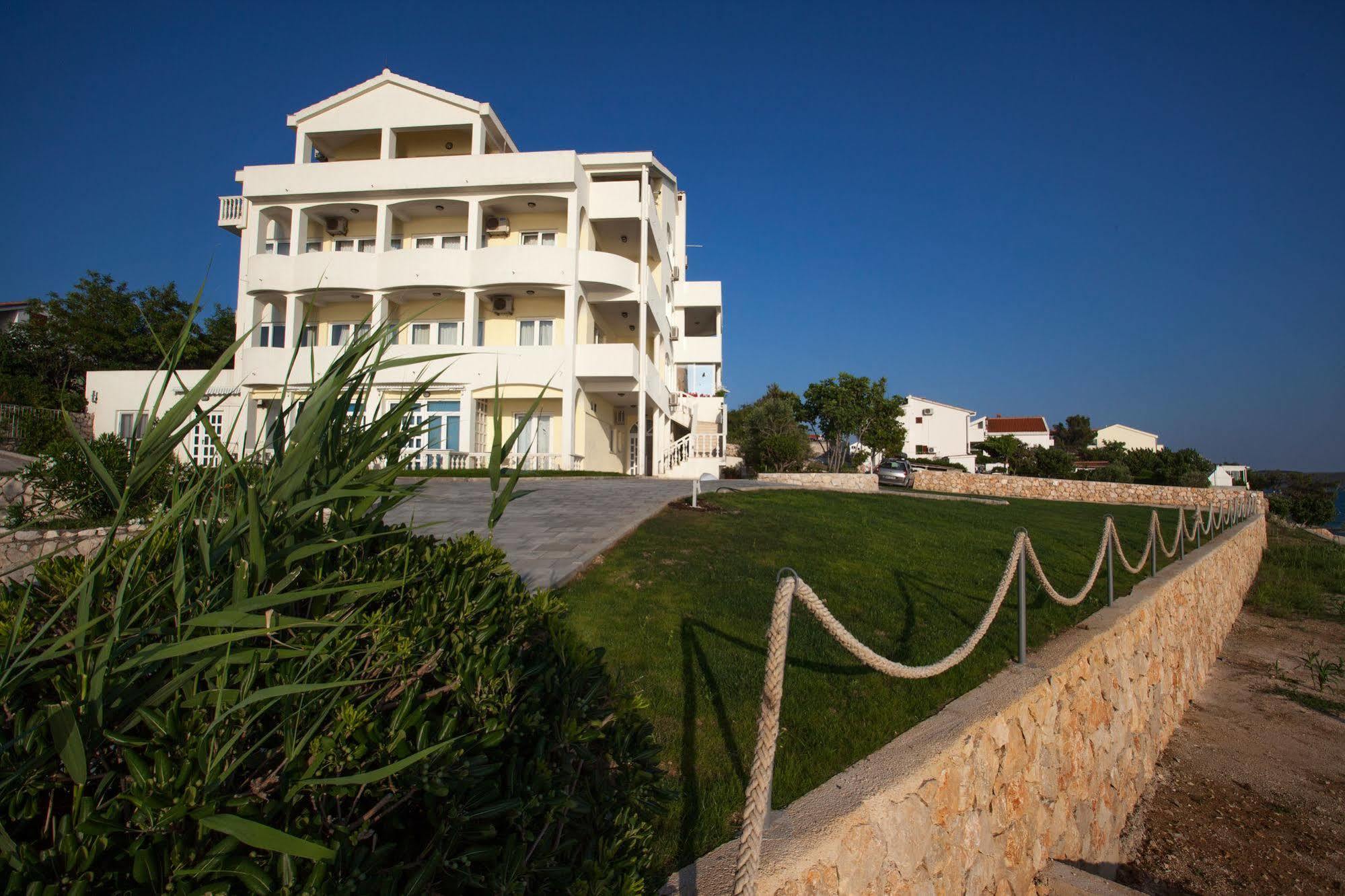 Hotel Vila 4M Ražanac 외부 사진