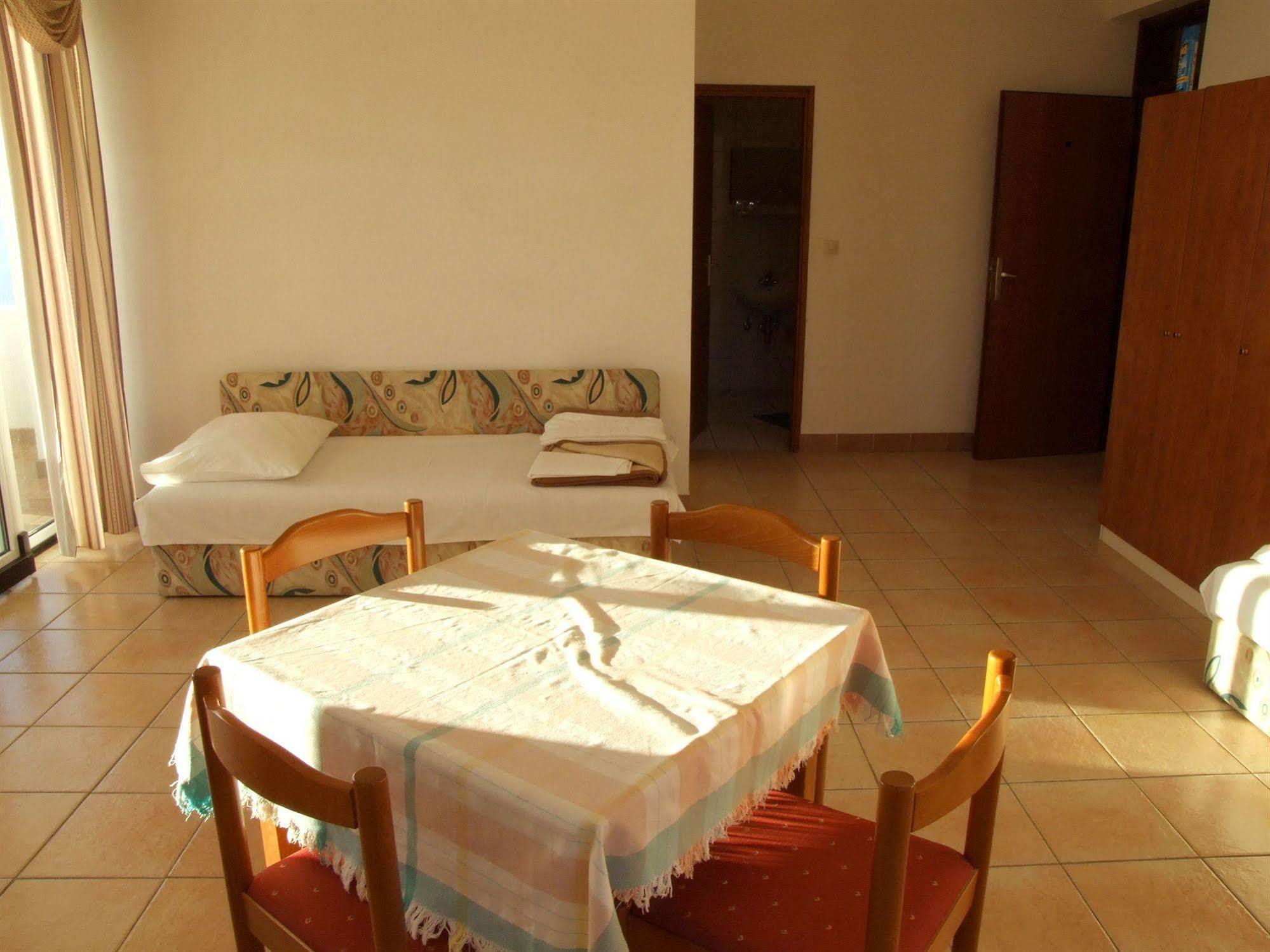Hotel Vila 4M Ražanac 외부 사진