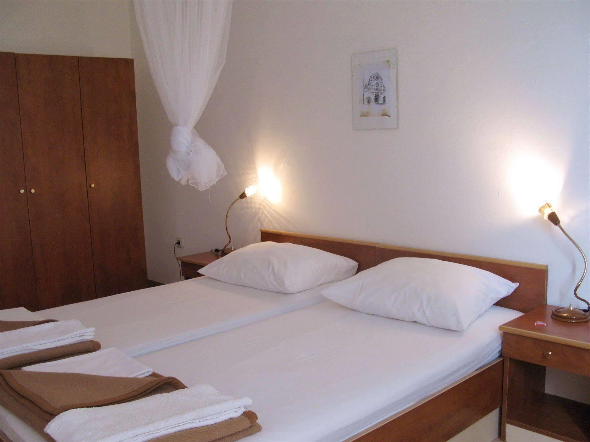 Hotel Vila 4M Ražanac 외부 사진
