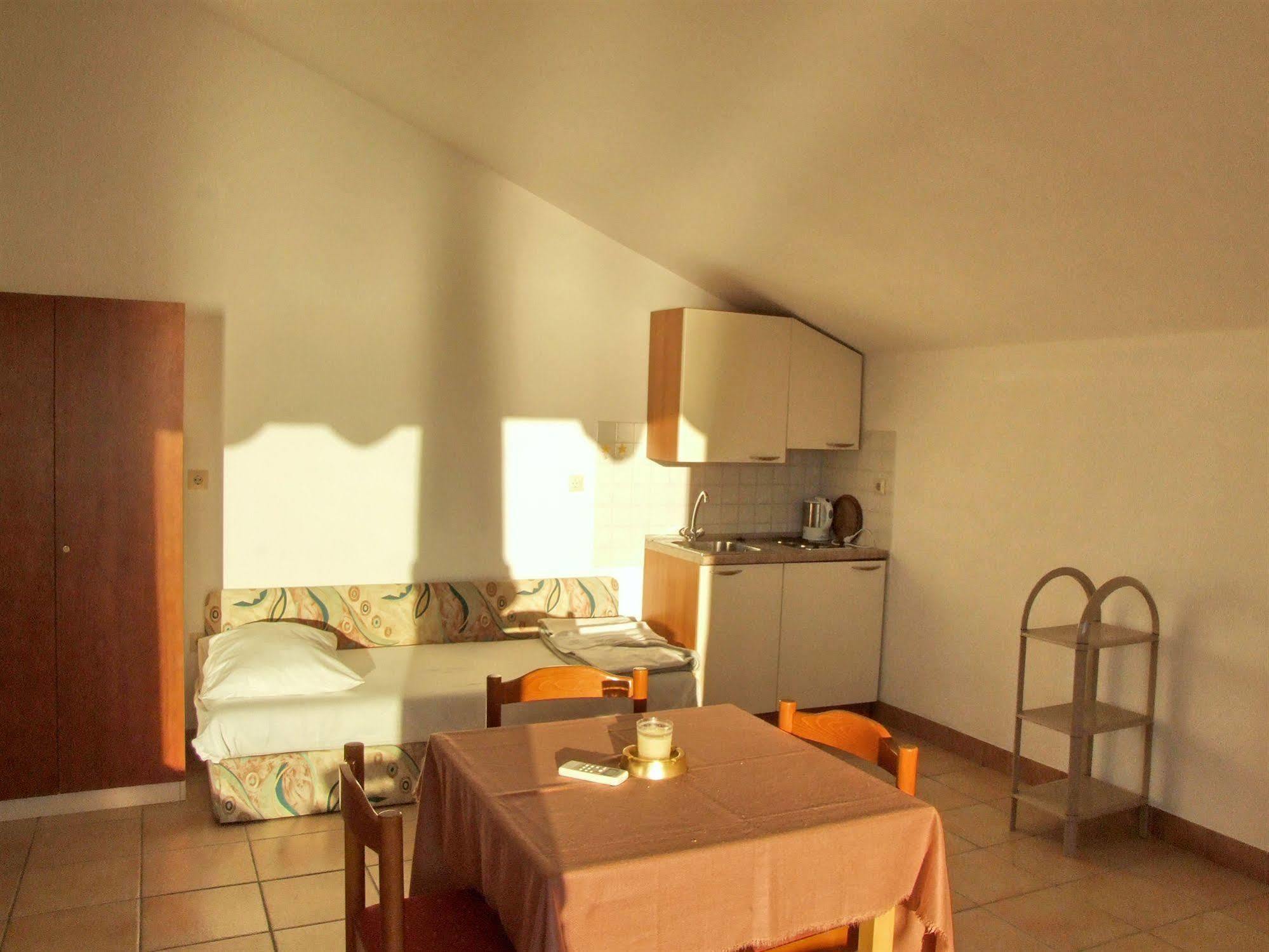 Hotel Vila 4M Ražanac 외부 사진