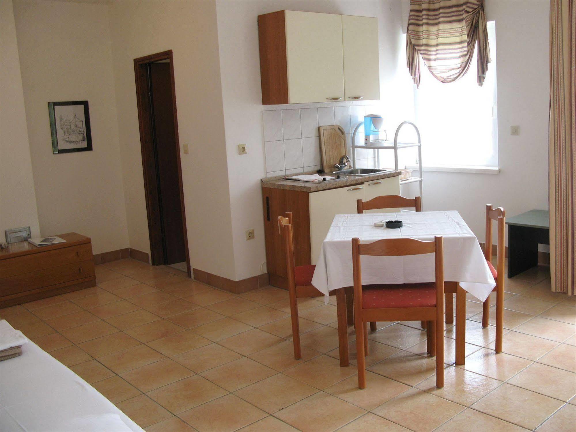 Hotel Vila 4M Ražanac 외부 사진